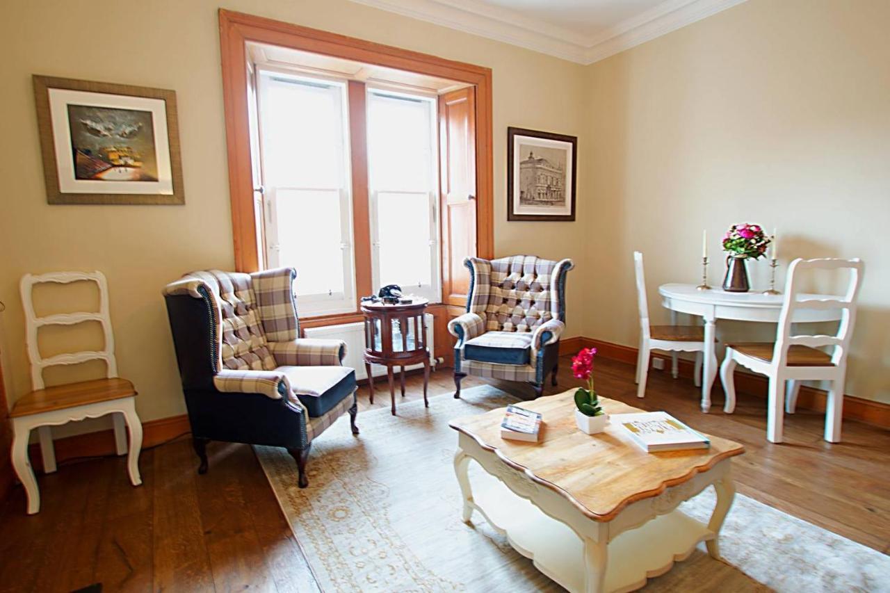 Joivy Classic Apt With Castle Views In Old Town EDI Exteriér fotografie